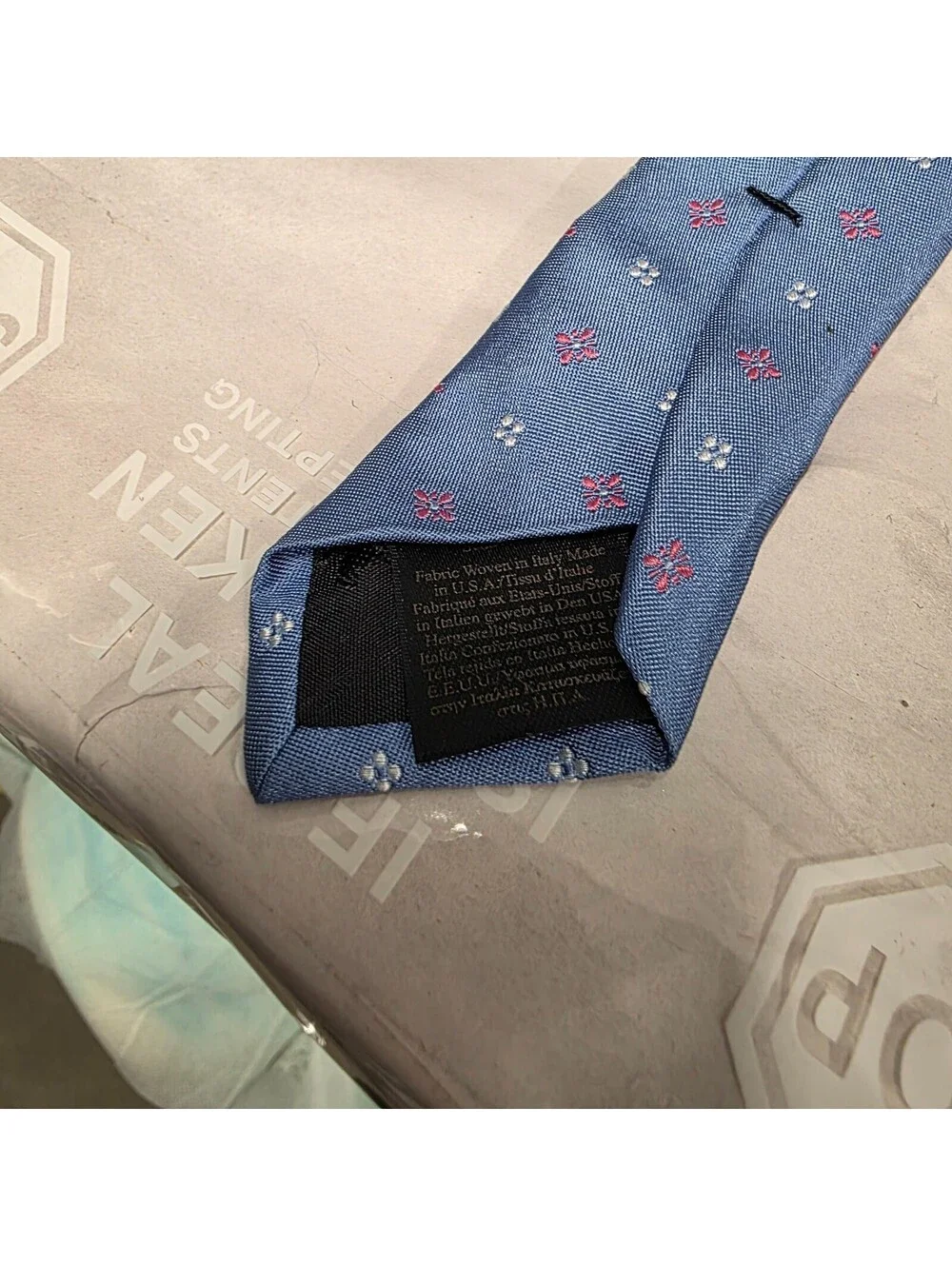 Brooks Brothers New York makers Silk Men's Necktie  Floral Blue USA 58x3.1/4